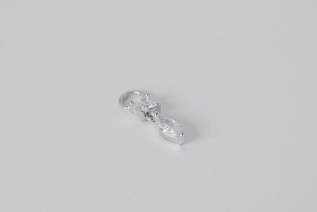 Charm Marquesa y Zirconia en plata 925