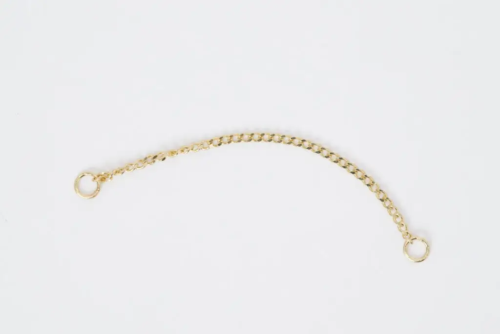 Chain en Oro Sólido 14K, disponible en 25 mm, 32 mm y 38 mm.