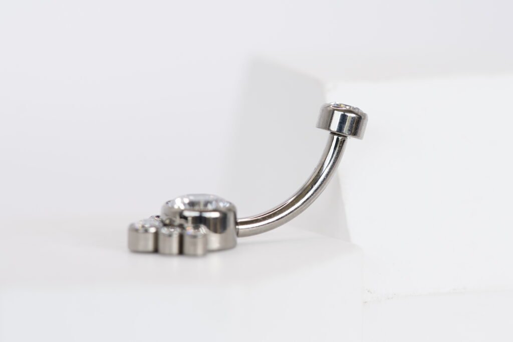 Piercing Navel Zirconias Incrustadas – Titanio