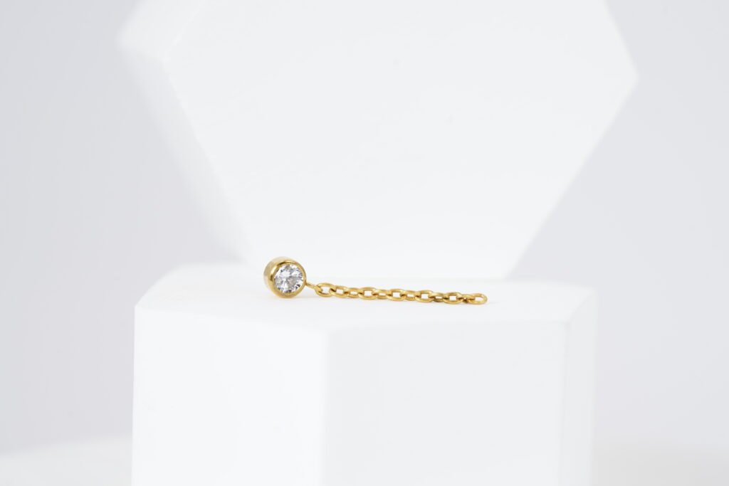 Labret Cadena y Zirconia Incrustada Blanca – Titanio Dorado