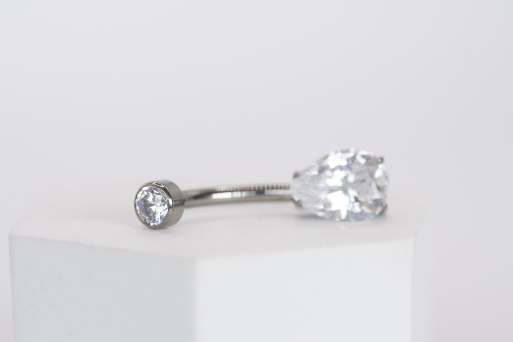 Piercing Navel Gota Engastada – Titanio