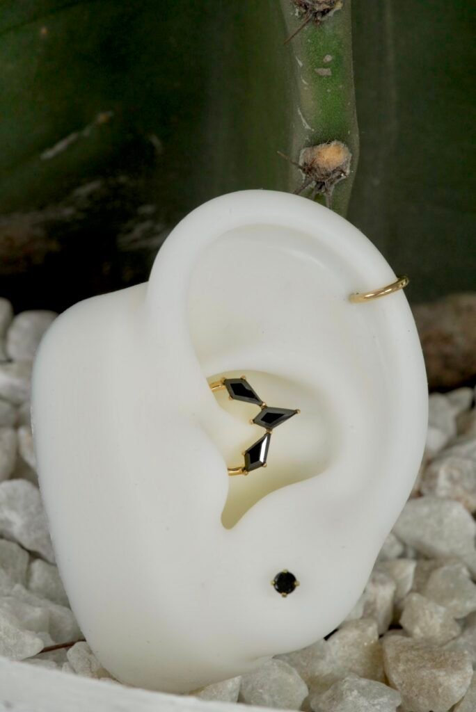 Oreja ficticia blanca modela piezas