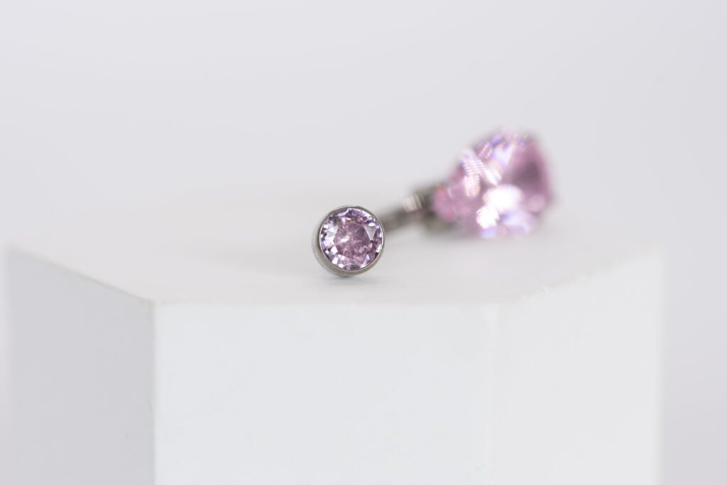 Piercing Navel Gota Engastada Rosa – Titanio